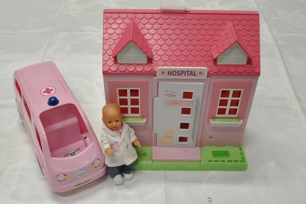 Hospital + Krankenwagen - "Mini Baby Born"